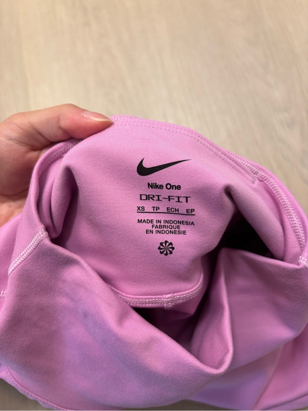 NWT Nike One Dri-FIT High Rise Mini Skort in color Magenta - Picture 4 of 5